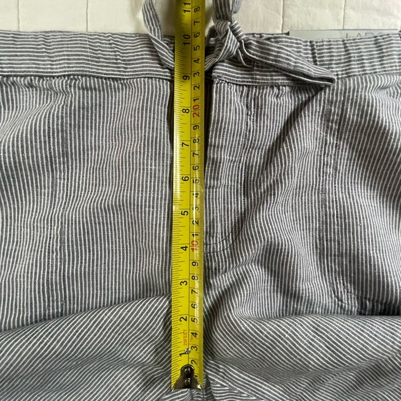 Liz Claiborne Linen Cotton Classic Striped Gray Capri Pants Large - Picture 8 of 13